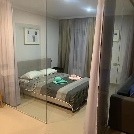 אורחן Park 411 *